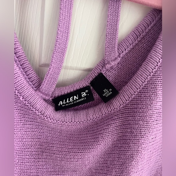 Lavender short sleeve sweater with cutout detail in back - Picture 2 of 3